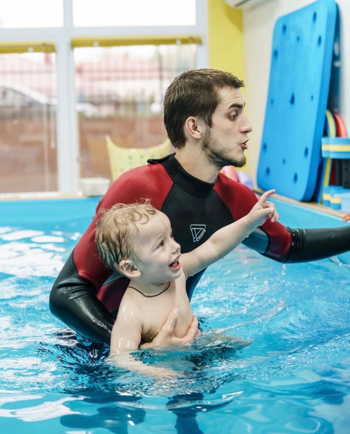 Грудничковое плавание, детский бассейн в Акулёнок в Севастополе с 0 до 1,5 лет