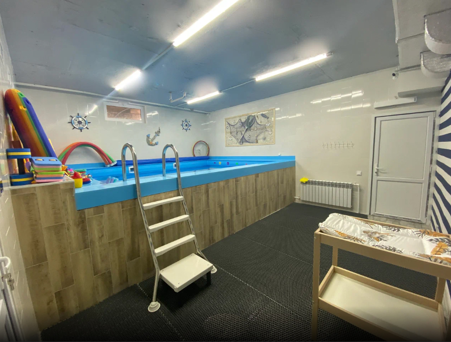 Грудничковое плавание, детский бассейн в Акулёнок в Севастополе с 0 до 1,5 лет